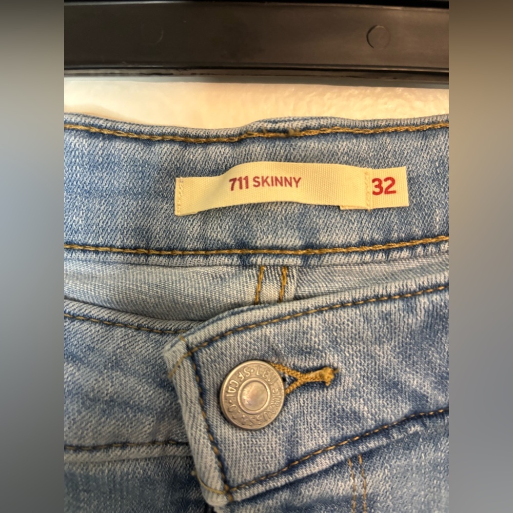 Levi’s 711 Skinny Jeans - Picture 3 of 5